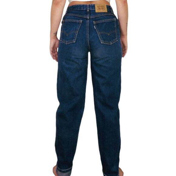 90s Vintage LEVIS Dark Wash Mom Jeans Tapered Straight Leg Back Yoke Retro 27" - Picture 1 of 5